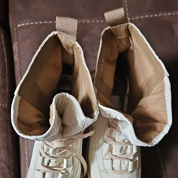 Dolce Vita Celida Women’s Chunky Lug Heel Ankle Combat Boots - Cream/Tan 10 - Picture 11 of 15